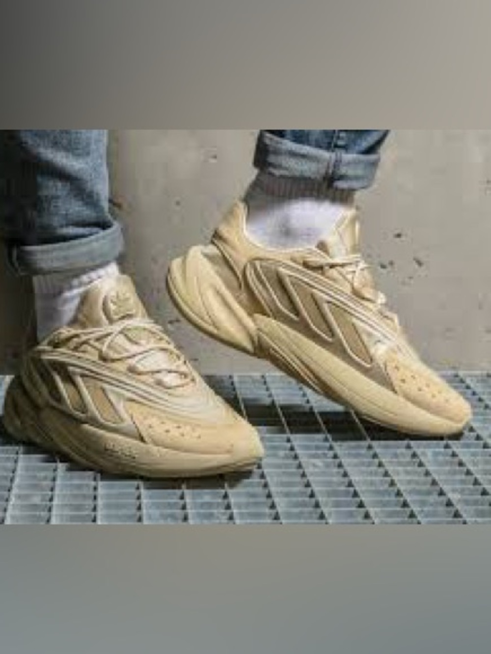 adidas Ozelia Sneakers